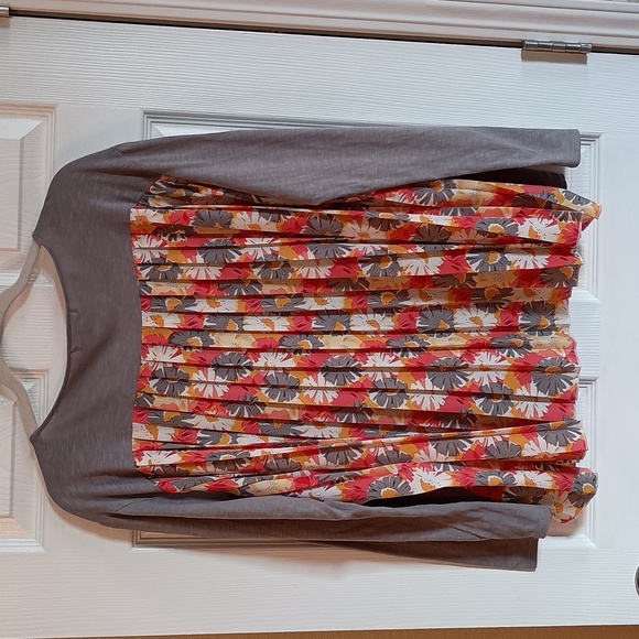 DownEast Floral Pleated Back Tunic y555 - Picture 2 of 4